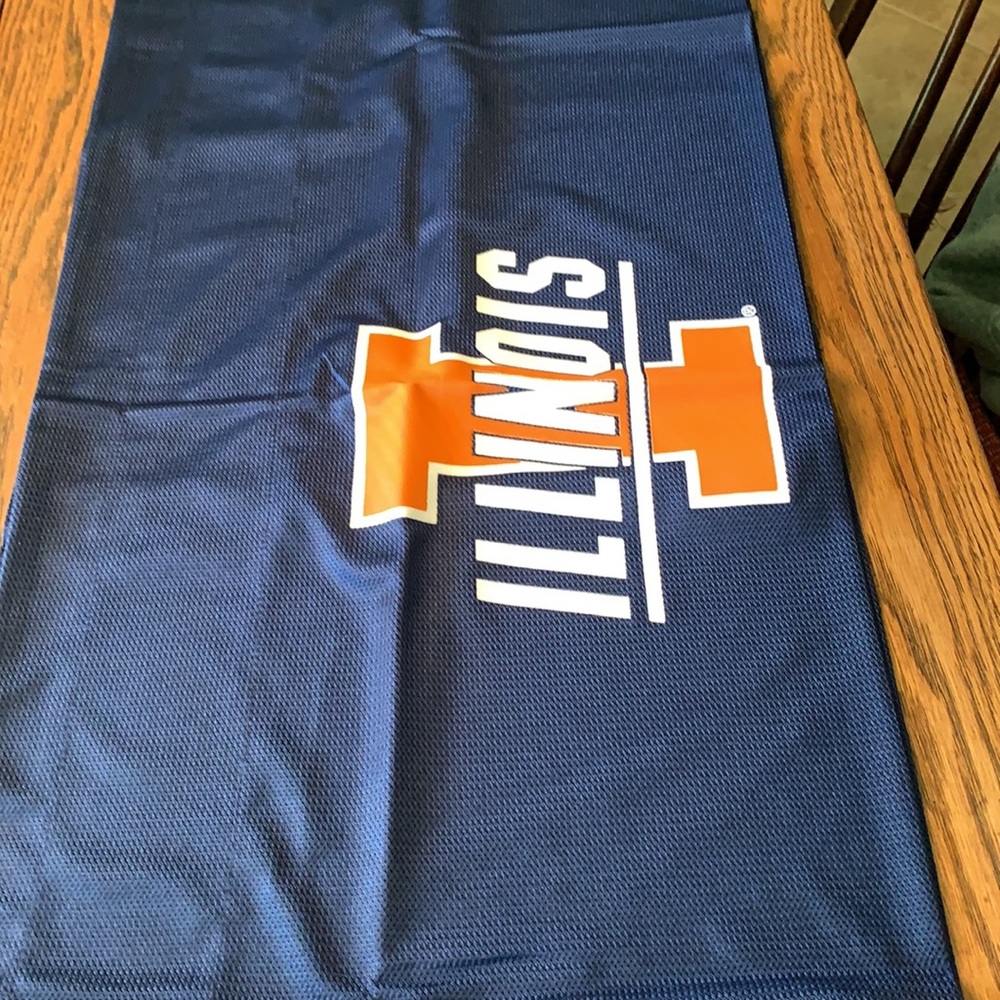 U of I Window Valance, NWT